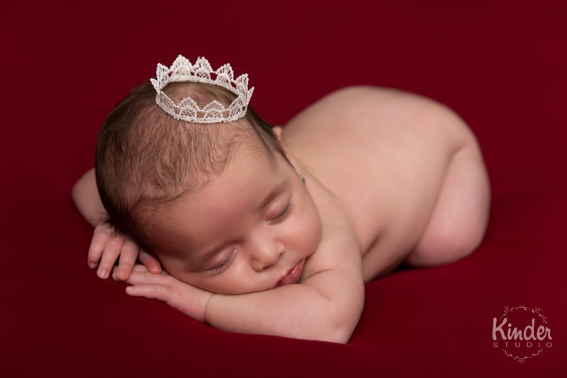 Poza nou nascut cu coronita