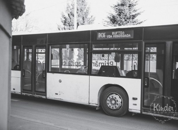 kinder studio autobuzul