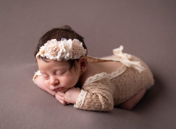 Cum vă pregătiți pentru fotografiile newborn la studio 1